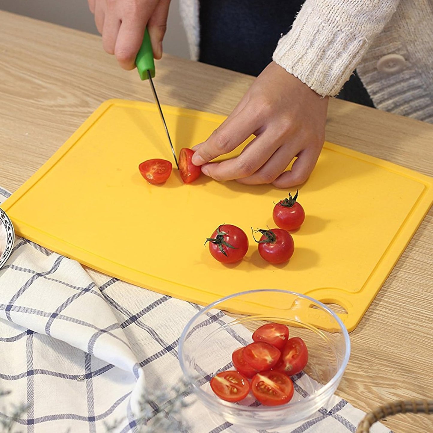 Extra Large Thick Silicone Cutting Boards for Kitchen 14.6'' x 10.43'' Flexible Cutting Chopping Boards/Mats Non-slip Deep Drip Juice Groove, Dishwasher Safe-Yellow