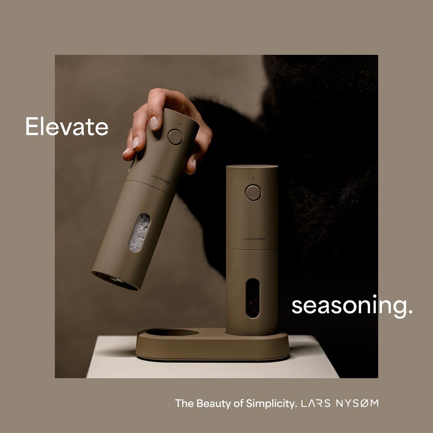 LARS NYSØM Electric Salt and Pepper Grinder Set, USB Rechargeable, Automatic Salt and Pepper Mills, Spice Shakers Refillable with LED Light, Adjustable Coarseness, Ceramic Grinder (Sage Green)