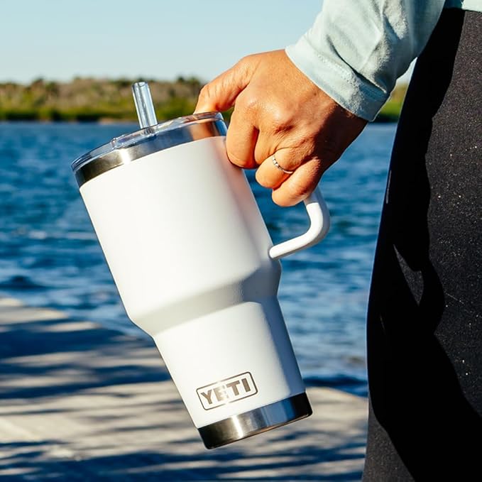 YETI Rambler 35 oz Straw Mug 2.0 - Double-Wall Vacuum Insulation for Cold Beverages – Dishwasher Safe – Cupholder Compatible – Reusable Straw – Comfortable Grip Handle – Travel Mug - Royal Blue