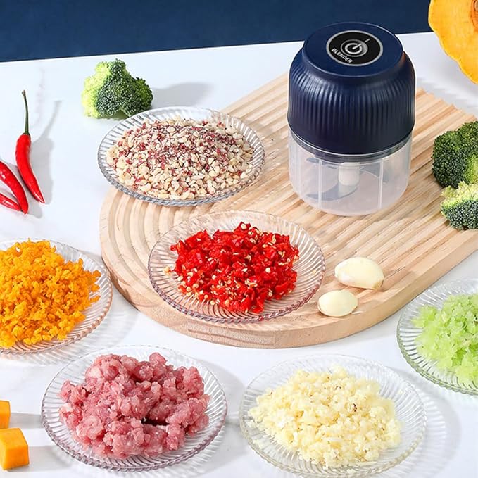 Electric Garlic Chopper, Mini Portable Veggie Chopper, Electric Onion Grinder with 6 Sharp Blade, Mini Food Processor with Container for Mashing Onion, Garlic, Chili, Ginger (1PC*Blue)