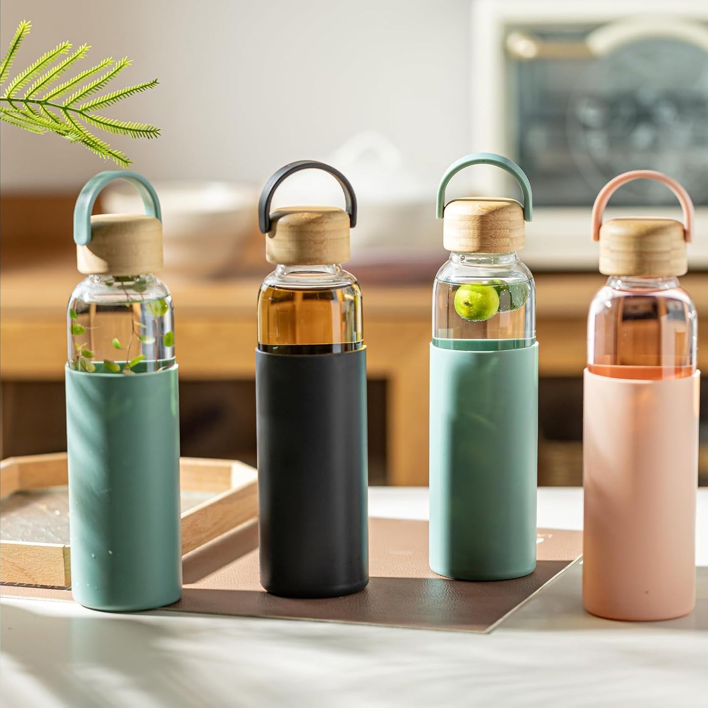 21oz Borosilicate Glass Water Bottles with Silicone Non-Slip Sleeve & Leak-Proof Lid-Reusable Drink Bottle for Office,Travel,Gym,Hiking-BPA Free,Ideal Gift for Home,Car &Fitness (Black)