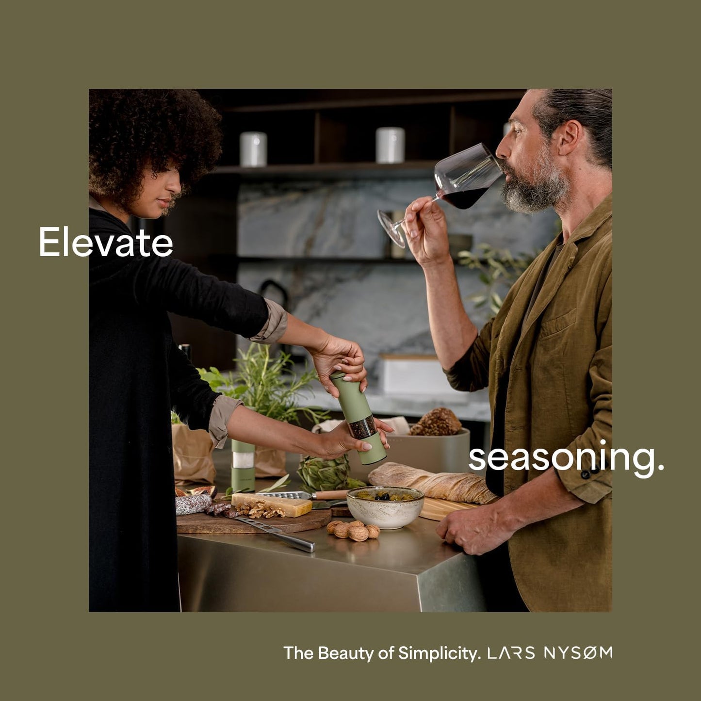 LARS NYSØM Salt and Pepper Grinder Set Manual, Stainless Steel Salt and Pepper Mills with Adjustable Ceramic Grinder I Design Spice Shakers (Red/Green)