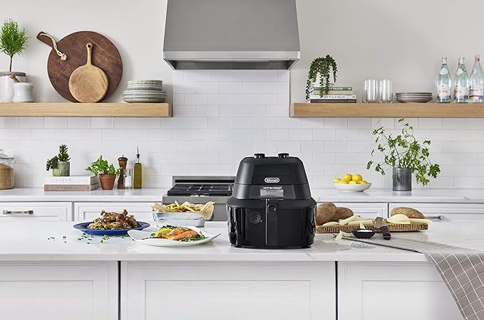 De'Longhi Rapid Crisp Air Fryer, 4-Quart, 1700-Watt Cooker, Fries, Crisps, Roasts, Bakes, Pizza, 4 Preset Temperatures, up to 20% Faster Cooking, Easy Clean Nonstick, FH2133